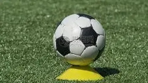 绿茵映情谊，共筑双拥新篇章——我校与陆军兵种大学足球友谊赛盛启