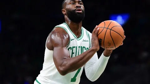 罗马欧联杯半决赛次回合与勒沃库森0-0握手言和，穆里尼奥“大巴”战术显威，罗马稳固防守挺进决赛！